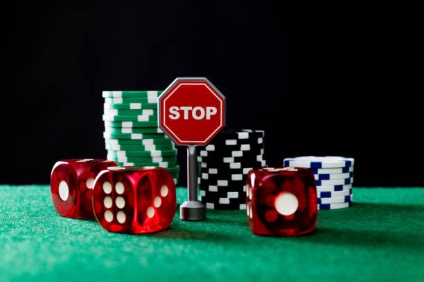 m2000 slot platform interface showing live dealer tables and sportsbook coverage